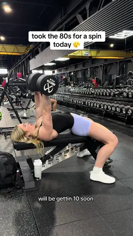 not too bad after 4x4 barbell bench @ 210 😅 huge PR tho so that’s a win… didn’t think I’d rlly even touch this weight ever and now I’m reppin it 