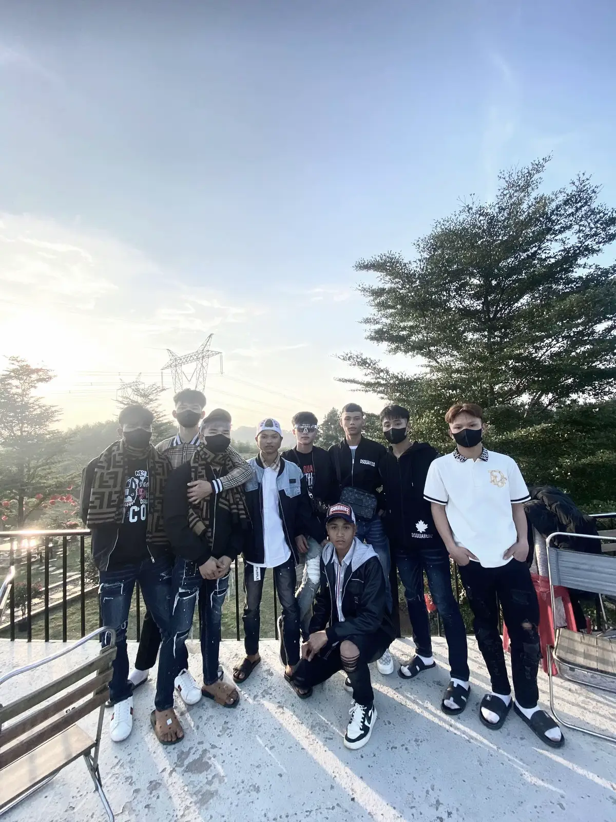 Đừa trẻ nào rồi cũng sẽ phải lớn, chúng đã có thể, chẹ giấu cảm xúc của riêng mình bằng nụ cười hoặc một sự im lặng. Một đứa trẻ bị đau có thể sẽ khóc rất to, nhưng một đứa trẻ đã làm quen với cơn đau chúng chỉ im lặng để thời gian giải quyết cảm xúc của riêng mình!