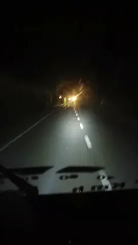 রেন্স চলছে ৩ বন্ধুর মাঝে, এক হতে চলছে ভিডিও ধারণ,, আরেক হাতে স্টারিং,,টান ছাড়া যাবে নাহ,,করণ আমি হার মানতে রাজি নয়☠️💀