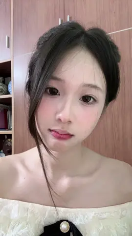 @nhibuivan.store váy chinh iu 