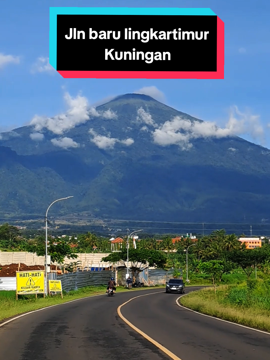 Membalas @nyo8670 Ini video mentahannya di jalan baru lingkartimur Kuningan.. Yang mau download atau save videonya,mangga silahkan ambil #jalanbarukuningan #jalanlingkartimurkuningan🍃  #gunungciremai #kuningan #kuninganjawabarat 