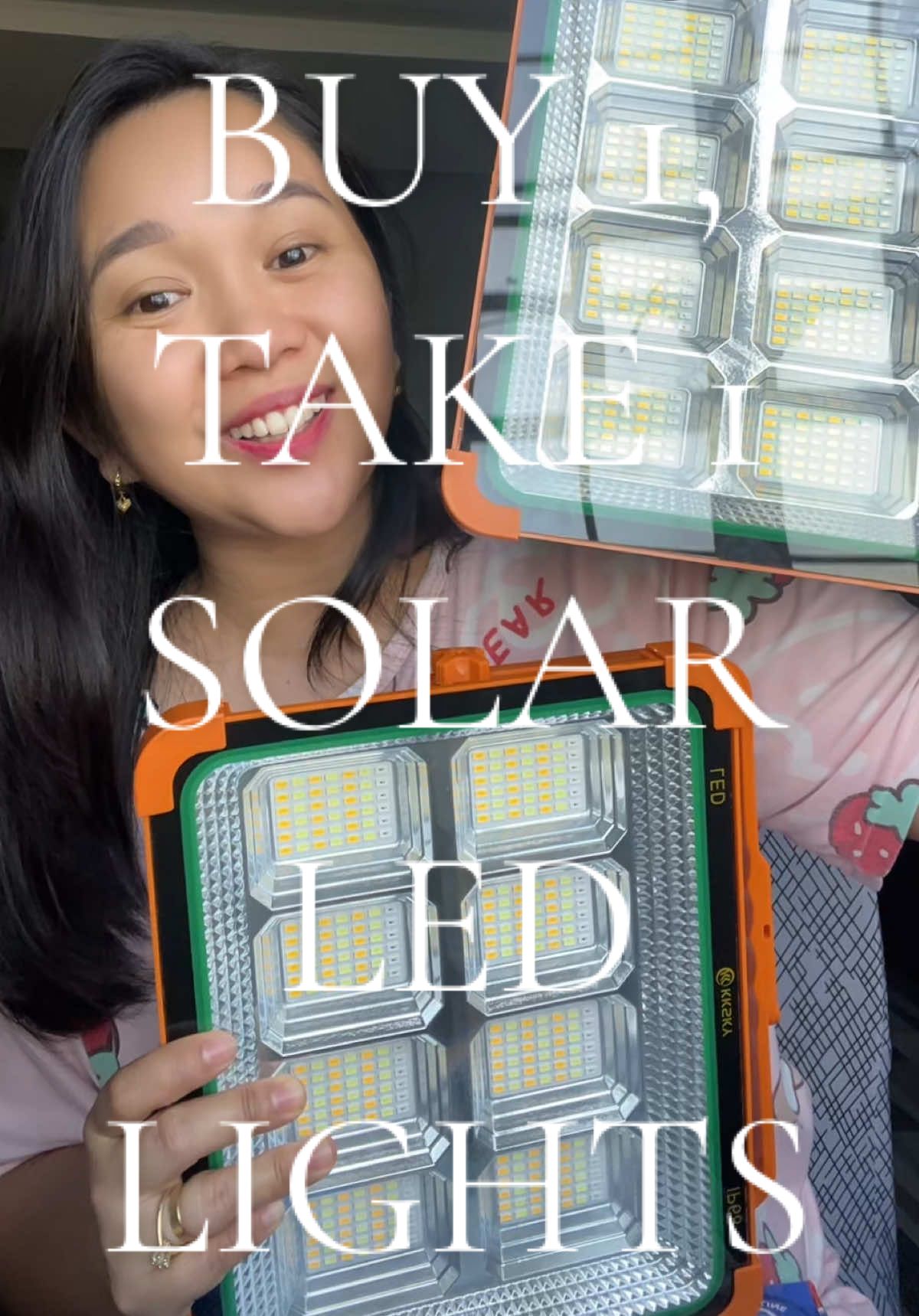 Replying to @🛒 dadanel.cart Nakabuy 1, take 1 etong solar led lights / solar floodlight natin na sobrang liwanag🤩 #solarlights #solarledlights #solarfloodlight #solarlightswithpowerbank #solarpoweredlight 