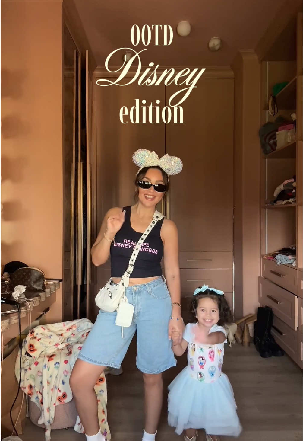 Wearing @moonlakegoods tank + @SHOP ELEVEN ELEVEN jorts! #MomsofTikTok #disneyootd#disneyoutfitinspo #disneyland #disneystyle 