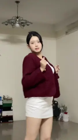 Chị em ruột thừa Hong Hae In. @kimeehouse 