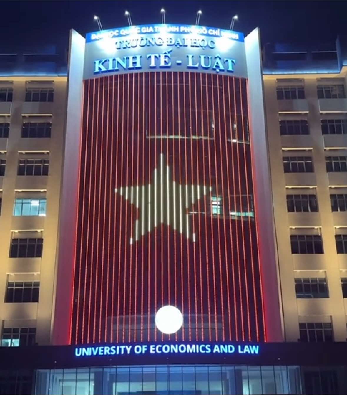 Học đủ lâu để thấy UEL có áo mới 💞💝#UEL 