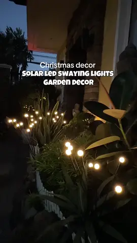 Solar LED swaying machine garden decor #solarledlights #gardendecor #solarledswayinglights #solaroutdoorlights #fyp 