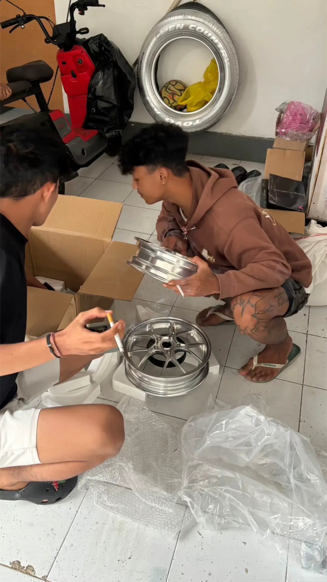 Imbangi kesenangan dengan bekerja🤝😘