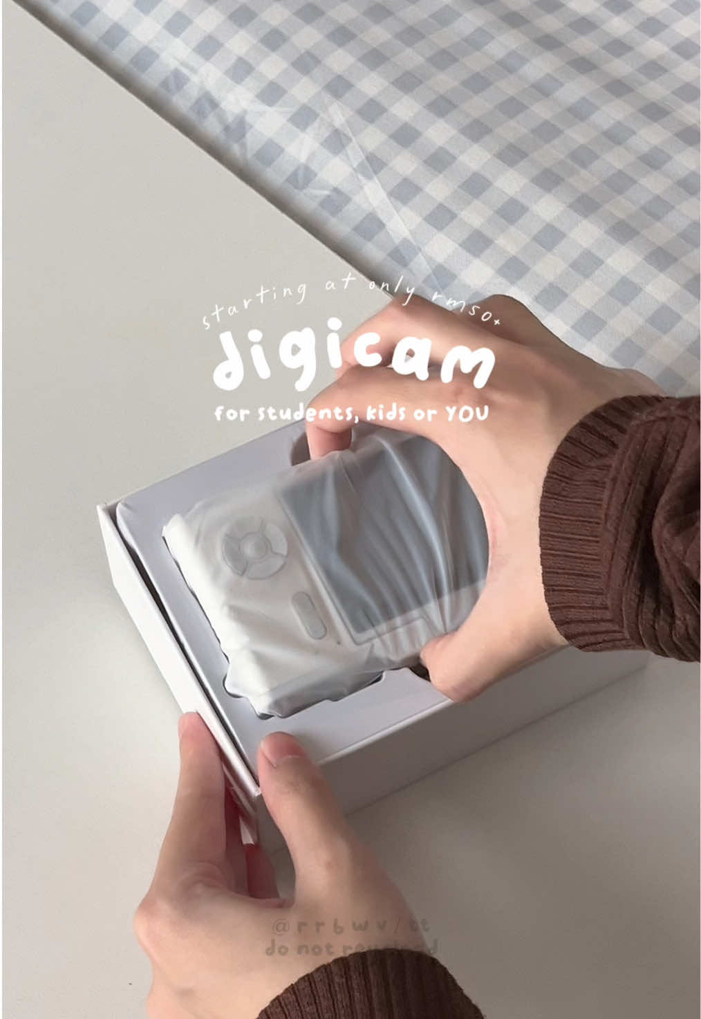 unboxing my new digicam 📸🤳 ~ <3 ideal for students, kids or anyone chasing that retro aesthetic!! 🤍  #digicam #digitalcamera #digitalcameramurah #digicamforkids #oldvintage 