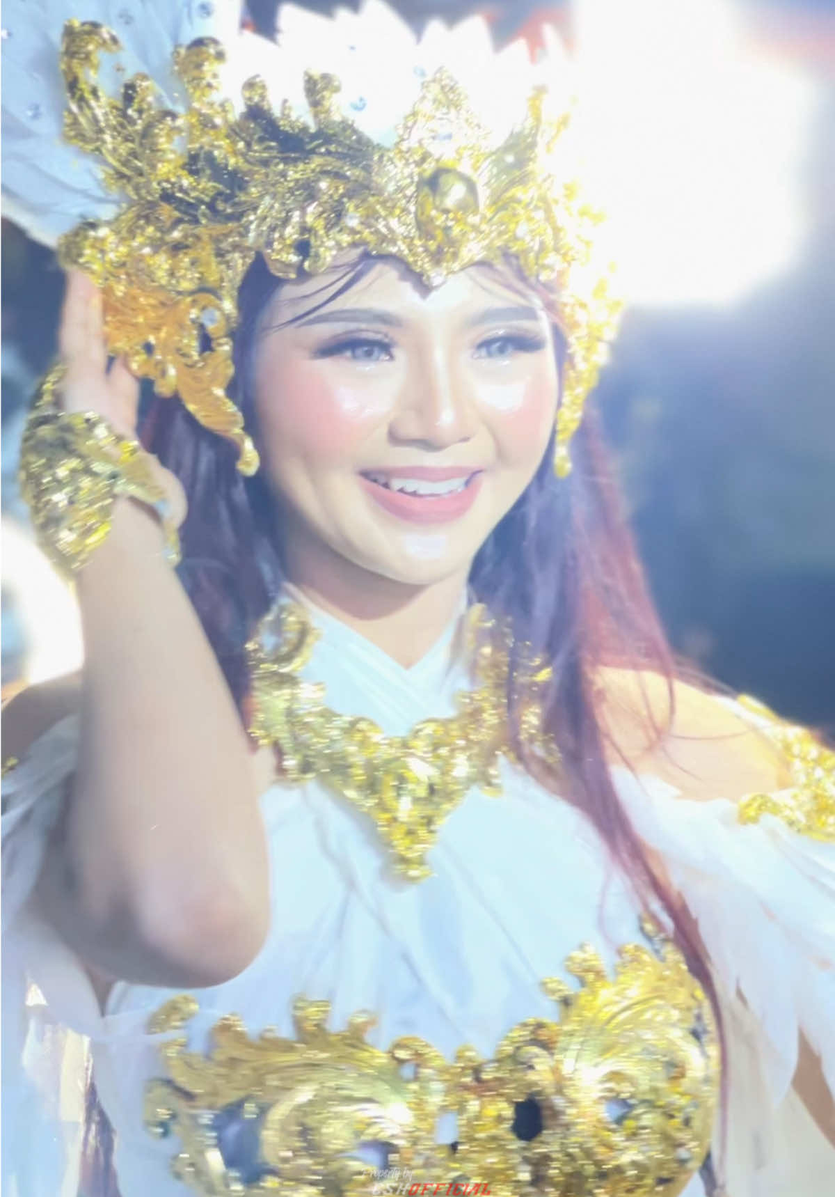 senyuman e loh beh😫😫 #fyp #karnavalsoundsystem #pemburuhoregjawatimur #pesonagondanglegi2025 #creatorsoundhoreg  @Dhesy angga 