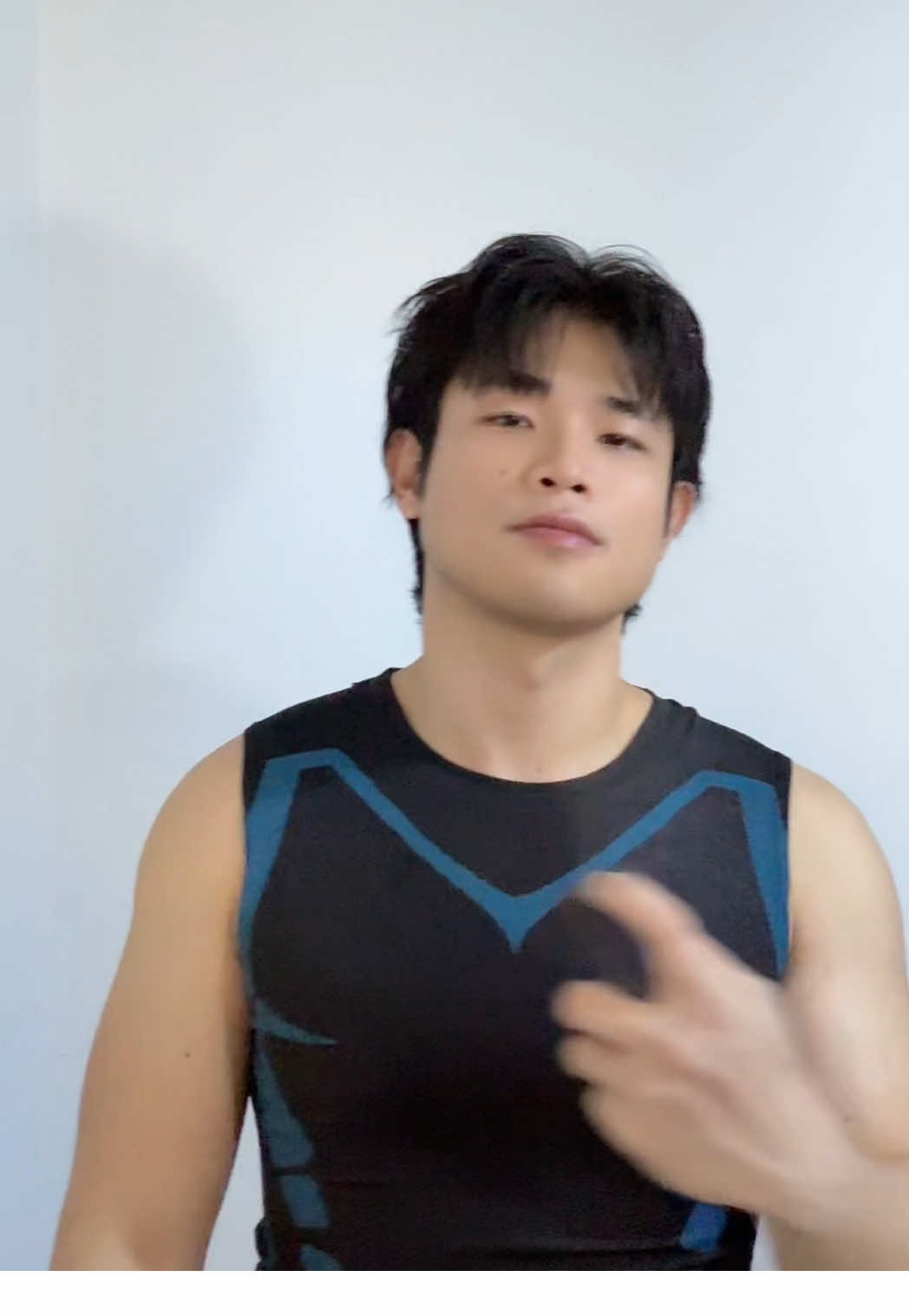 Smells like ‘who’s that guy?’ kinda energy 😉 #Grips #gym #Fitness #pinoy #fyp 