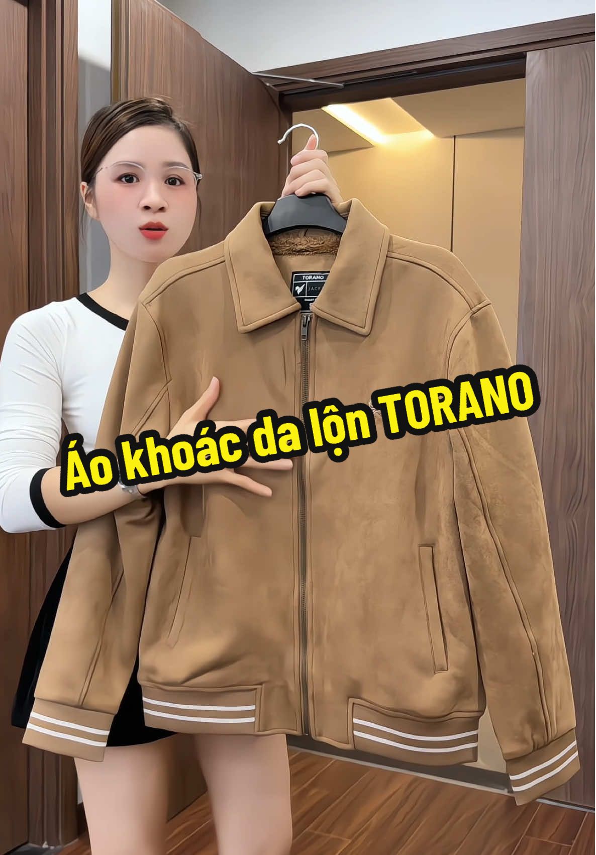Áo da lộn lót lông mềm ấm nhà Torano cho các anh ạ #torano #phuongvinguyen #phuongsongsinh #aokhoacnam #aokhoaclotlong  