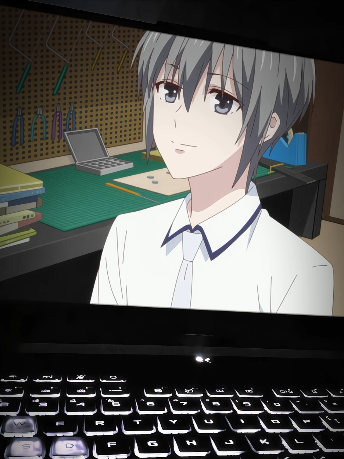 ternyata benar, nyaman itu jebakan, buktinya aku terjebak antara menunggumu atau merelakanmu #foryou #anime #animetiktok 