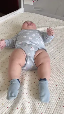 Thấy dzậy chứ hôg phải zịyyy 😊🤣🥰#nhavia2vach #nhaviacoembe #babytiktok #mevabe #xuhuongtiktok 