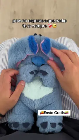 Dejar de contar ovejas y empezar a escuchar a Stitch. 👂 Su movimiento rítmico ayuda a calmar la mente (o al bebé) para que te duermas en minutos. Es como tener una nana tierna a tu lado. ¡Mejor que cualquier ruido blanco! 💤 #StitchParaDormir #AyudaParaDormir #SueñoProfundo #CalmaBebe #RitmoRespiratorio 