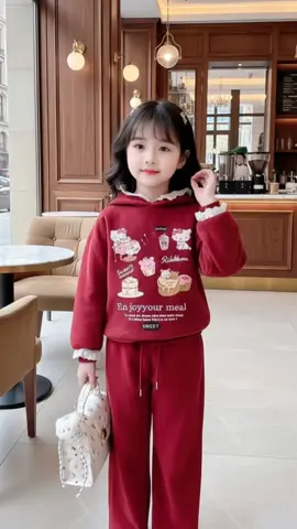 Bộ nỉ kèm mũ bé gái xinh quá các mom ơi #thoitrangchobe #thoitrangtreem #bonibegai #bonichobegai #bonichobe 