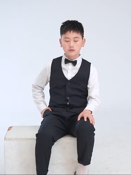 Mùa cưới đến rộn ràng, Catrio cũng hân hoan gửi trao nhữn bộ vest lịch lãm, phong độ cho các bé yêu nhà mình đây ạ. #quanaobetrai #viral #vestcatrio @vestreem #completcatrio #complettreem #suitcatrio #suittreem #setbobetrai