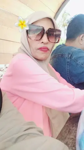 lagi di pulau pamutusan 😃