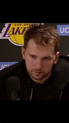 The eye contact 😩😮‍💨🔥 CHILLS..  He’s so hot 😍😍  #lukadoncic #lakers #NBA #fyp #lukamagic @Luka 