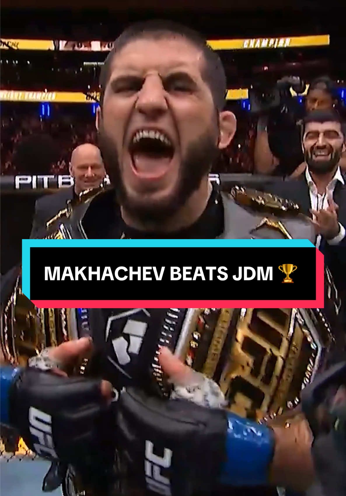 AND NEW 🏆 🏆 Islam Makhachev is a DOUBLE champion! #UFC322 #UFC #islammakhachev #makhachev 