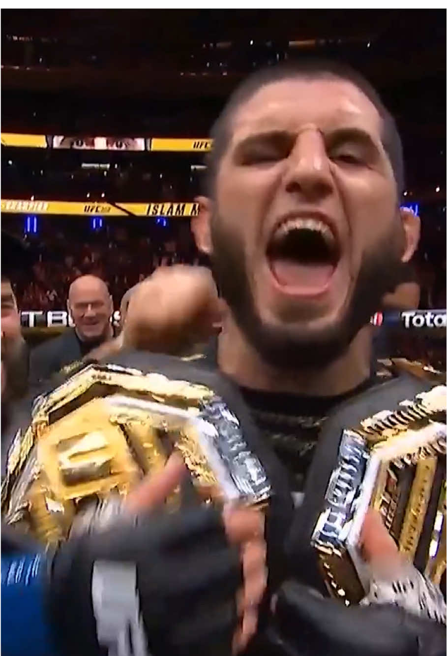 AND NEW 🏆 🏆 @Islam_Makhachev is a DOUBLE champion! @vechainofficial_ #UFC322