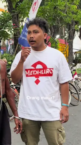 Ketemu peserta gerak jalan Mojokerto Suroboyo @Khofifah Indar Parawansa @Pemprov Jawa Timur @DISPORA JAWA TIMUR #madurasis #komedi 