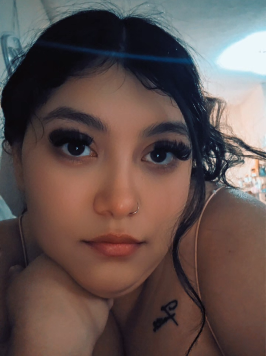 Can we pls ignore my double chin #newtrend #girlythings 