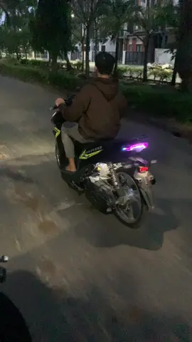 motor kalo di pake temen kok nambah ganteng 🫦 #fyp #vario125 #4u 