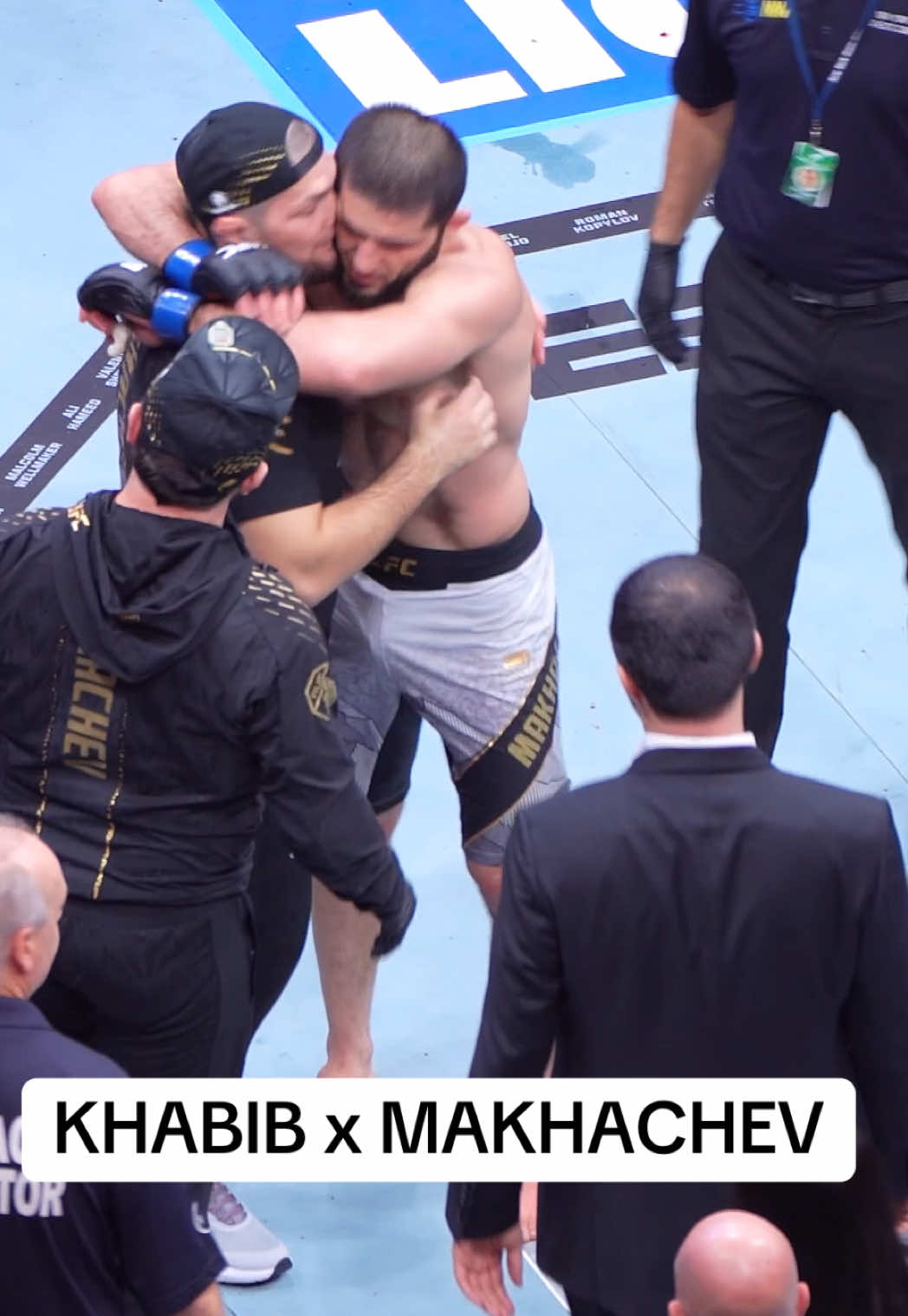 Khabib et Islam Makhachev juste après la victoire 🦅 #ufc322 #sportstiktok #pourtoi