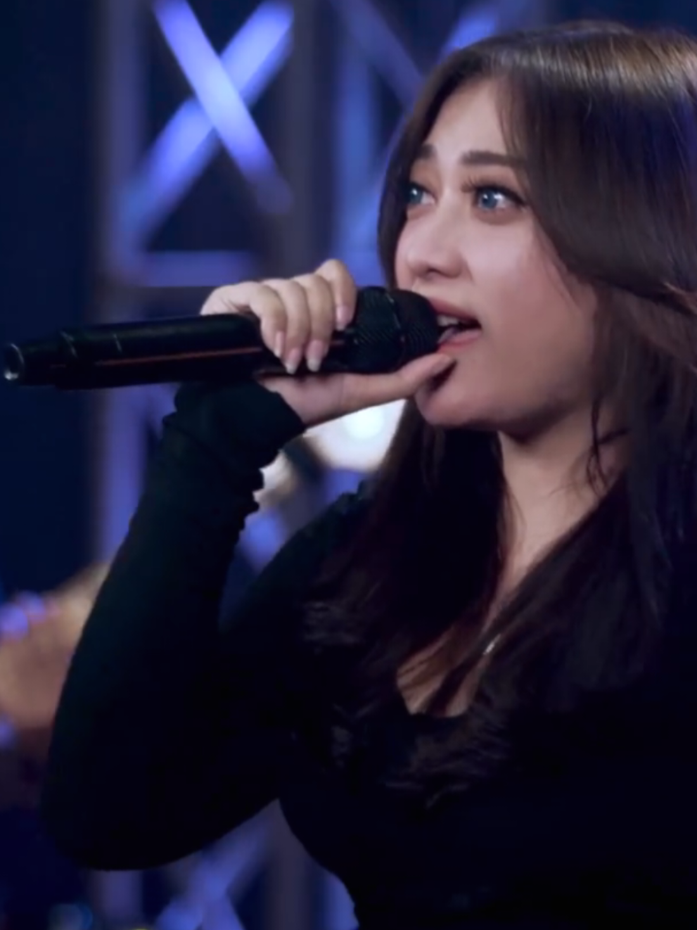 Sebening embun selembut salju // Shinta Arsinta - Selembut Salju #selembutsalju #shintaarsinta #musicinteraktive #seribucintayangselaludatang 