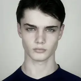 You will look into the faces that passes by #lookism #model #beauty #foryou #bp 