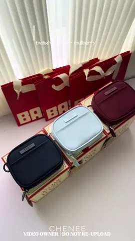 Limited Edition Holiday Collection 🎄🥵 ready? restock coming soon NO FILTER!!  #bashcardholder #bashholidaycollection 