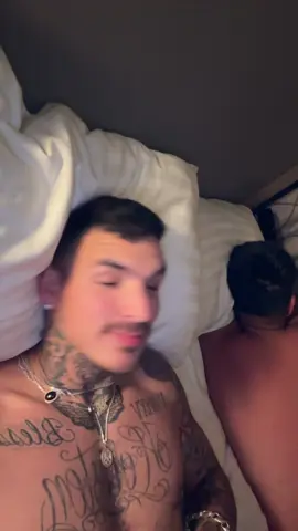 lolz  . . . . . . . . . #fyp #gaymen #explorepage #funny #cutetiktok 