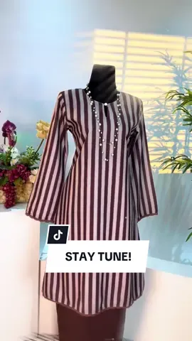 Haaa dia maiiii dah korang! Dengan new design lebih nampak eksklusif 💖✨ Mesti korang rasa tak sabarkan nak grab kalini punya collection 🙈 Nantikan! #fypppppppppppppppppppppp #TikTokShopFashion #plussizefashion #newarrivals 