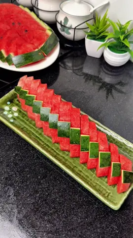 Gợi ý cách gọt dưa hấu bày mâm mời khách, gọt dưa hấu ra mắt mẹ chồng nè ❤️ #cattiahoaqua #hoaquangaytet #duahautet #tet2026 #xuhuong 