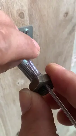 Mẹo cố định dây cáp chắc chắn #MẹoHay #DIYtips #thinhhanh #tipsandtricks 