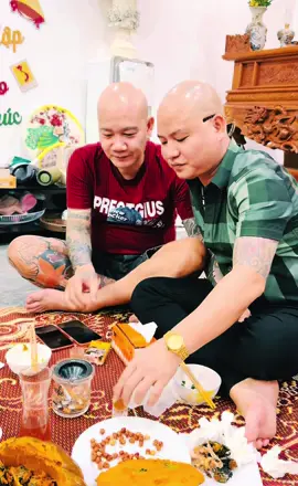 -- ae tôi trêu nhau tí mà các ông cứ đăng xuyên tạc linh tinh 😎😎