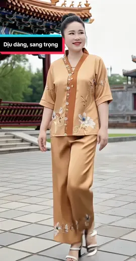 Bộ lụa in hoa sang trọng quý phái tặng mẹ #hoale4mua #bodotrungnien #botrungnien #quatangme #dobotrungnien 