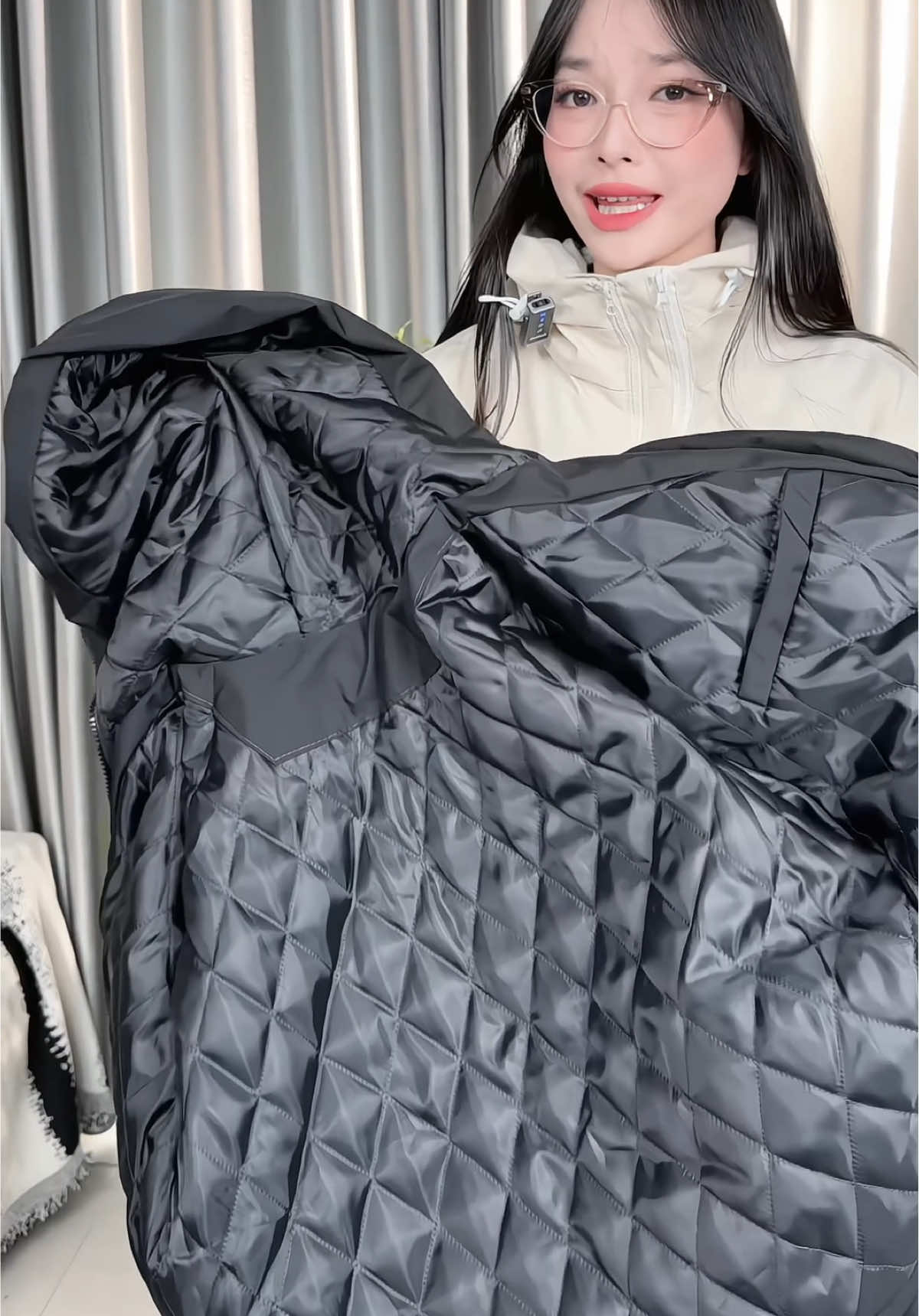 Vừa đẹp vừa ấm lại còn nhẹ nữa #hiennguyen6666666 #thoitrangnu #aokhoacphao #aokhoacgio #aokhoacnu 