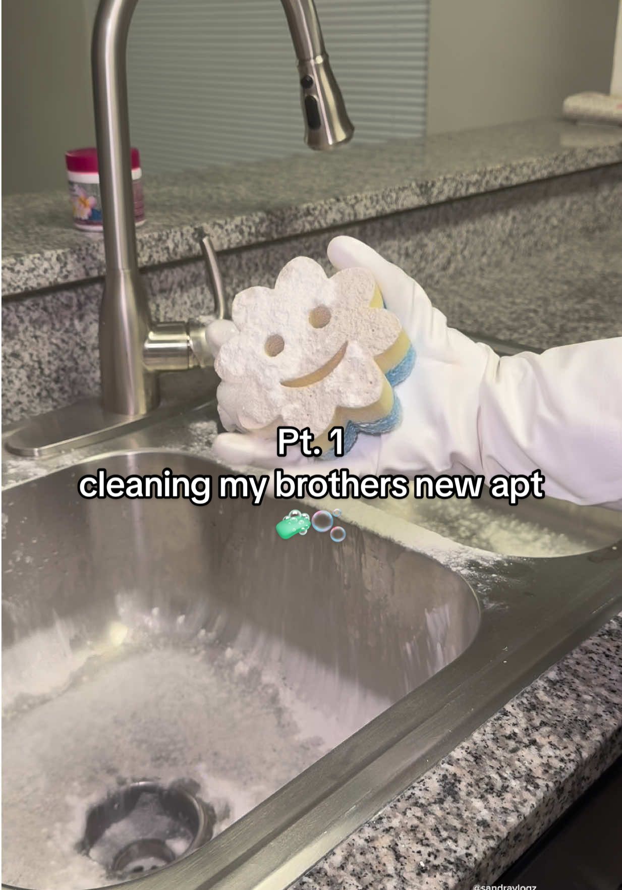 Part 1 ✨started off by scrubbing down the kitchen #CleanTok #deepcleaning #newapartment #cleaningmotivation #kitchencleaning 