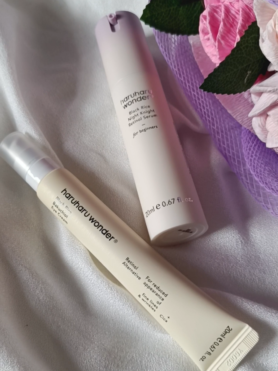 𝘠𝘦𝘴𝘴𝘵𝘺𝘭𝘦 𝘥𝘪𝘴𝘤𝘰𝘶𝘯𝘵 𝘤𝘰𝘥𝘦 🌸 𝗦𝗧𝗘𝗠𝗠𝗬𝟳𝟲 🌸 ℍ𝔸ℝ𝕌ℍ𝔸ℝ𝕌 𝕎𝕆ℕ𝔻𝔼ℝ 𝐁𝐥𝐚𝐜𝐤 𝐑𝐢𝐜𝐞 𝐁𝐚𝐤𝐮𝐜𝐡𝐢𝐨𝐥 𝐄𝐲𝐞 𝐂𝐫𝐞𝐚𝐦 Crema contorno occhi a doppia azione: contrasta le rughe e aiuta a schiarire le occhiaie illuminando.  Contiene Bakuchiol, un'alternativa più delicata al retinolo che riduce i segni dell'invecchiamento e dona luminosità, ed  estratti di Riso e germogli di Bamboo che sostengono l’idratazione e l’elasticità della pelle. Texture cremosa e leggera. 𝐁𝐥𝐚𝐜𝐤 𝐑𝐢𝐜𝐞 𝐍𝐢𝐠𝐡𝐭 𝐊𝐧𝐢𝐠𝐡𝐭 𝐑𝐞𝐭𝐢𝐧𝐨𝐥 𝐒𝐞𝐫𝐮𝐦 Siero notte antietà che migliora la texture cutanea, attenuando rughe e linee sottili con delicatezza. Formulato con microcapsule di Retinolo (favorisce il rinnovamento cellulare e la produzione di collagene) e Bakuchiol, la sua alternativa vegetale più delicata.  Arricchito con Riso nero fermentato, con proprietà antiossidanti fornisce nutrimento alla pelle, e Ceramidi e olio di semi di Girasole per protegge la barriera cutanea, mantenere l’idratazione e lenire la pelle. Non irrita ed è adatto anche a pelli sensibili. Texture leggera e  lattiginosa. 𝙬𝙬𝙬.𝙮𝙚𝙨𝙨𝙩𝙮𝙡𝙚.𝙘𝙤𝙢 Discount code➾ 𝗦𝗧𝗘𝗠𝗠𝗬𝟳𝟲  @YesStyle @YesStyleInfluencers @haruharu wonder  #YesStyle #yesstyleinfluencers #slowaging #SensitiveSkin #BlackRice 