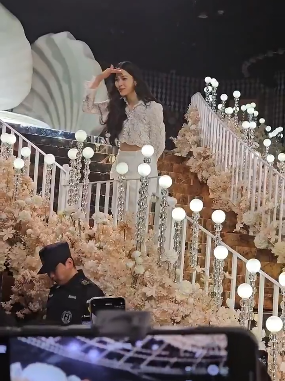 Beautiful in white 🤍 LING BA TAO HEUNG #LingTaoHeungAnniversary#linglingkwong #หลิงหลิงคอง 