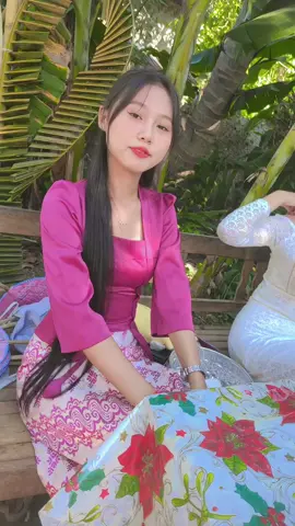 #မြင်ပါများပီးချစ်ကျွမ်းဝင်အောင်လို့🤒🖤 #ကိုကိုမှကိုကိုပဲကွယ်ချစ်လွန်းလို့🙈 #theinttheinttone #singing #ချစ်စရာလေးမလား🙈 @♣🌀M A X X🌀♣ @🦋 Theint 🦋 