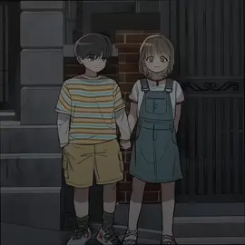 Nhân dịp được nghỉ phép, Se Yeon rời khỏi thành phố, và đến tá túc tại vườn cây ăn quả yên tĩnh ở quê do bạn của mẹ – người đã chuyển về nông thôn – quản lý. Cô muốn tận hưởng khoảng thời gian thư thả giữa thiên nhiên, nhưng ở đó lại tình cờ gặp lại một người không ngờ tới. Chính là Jung Wook, bạn thuở nhỏ của cô. Thuở bé hai người khá thân thiết, nhưng từ khi Jung Wook trở thành chàng trai nổi tiếng trong những năm học, họ dần trở nên xa cách rồi mất liên lạc. Giờ đây khi gặp lại, Jung Wook đã khác hẳn xưa — lạnh lùng và có phần khó gần. Se Yeon bối rối và thấy gượng gạo trước anh, thế nhưng ánh mắt cô lại cứ vô thức dõi theo người con trai ấy.  Một chuyện tình ngọt ngào và đầy sức hút, diễn ra giữa mùa hè rực nắng trong khu vườn cây trĩu quả. ⚠️Sec.107 of Copyright Act. 1979 allow these materials for fair use. 📌DISCLAIMER: NO COPYRIGHT INFRINGEMENT INTENDED. I DO NOT OWN THE PANELS/IMAGES AND THE SONGS I'VE USED, CREDITS TO THE OWNERS. THE VIDEO IS PURELY FOR ENTERTAINMENT PURPOSES ONLY #두억시니전 #chuyentinhvuoncayanqua #manhwareccomendation #manhwa #jyp 