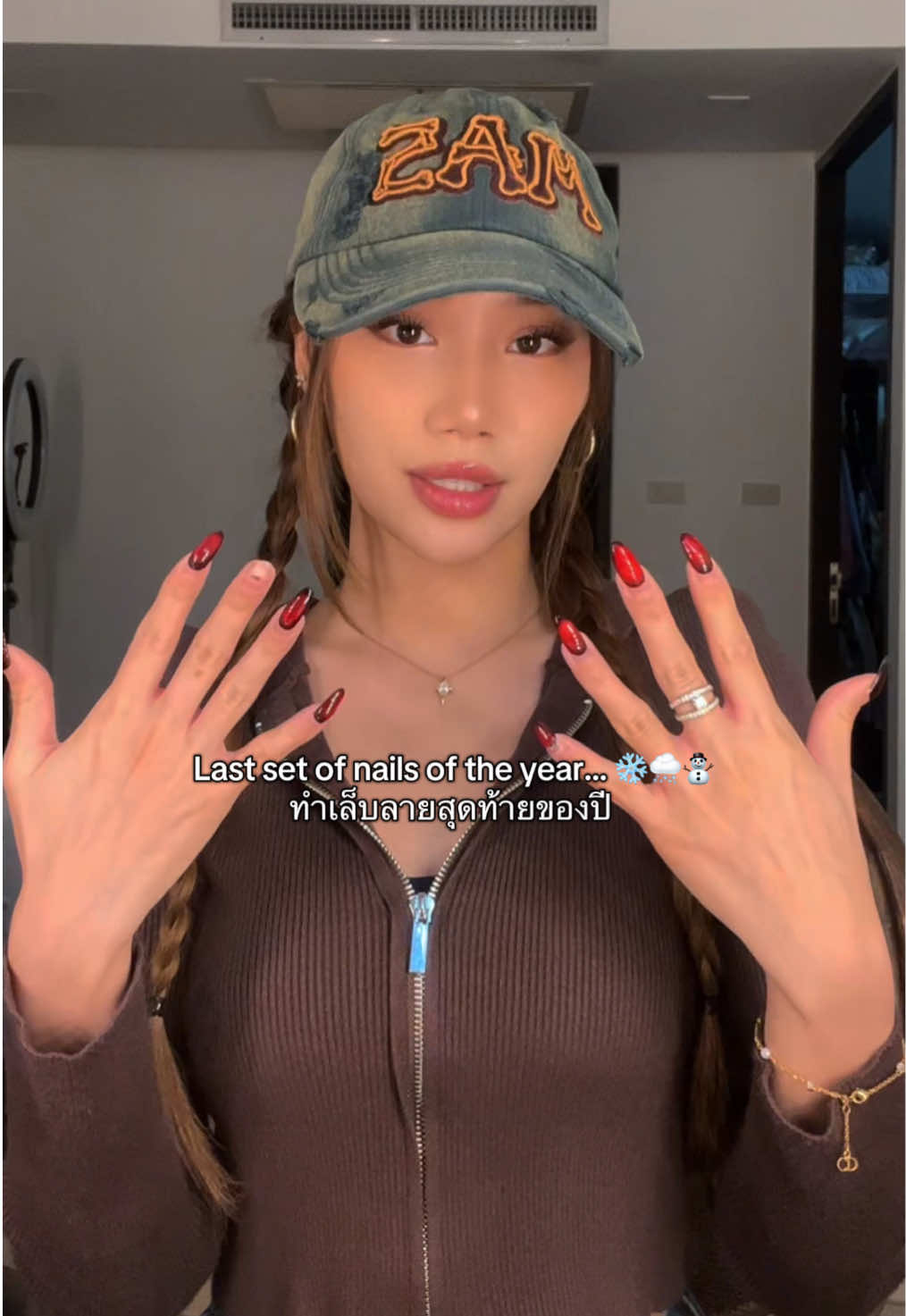 Can’t believe how fast this year went by… winter wonderland nails inspo ☃️🌨️❄️  #nails #nailart #nailtransition 