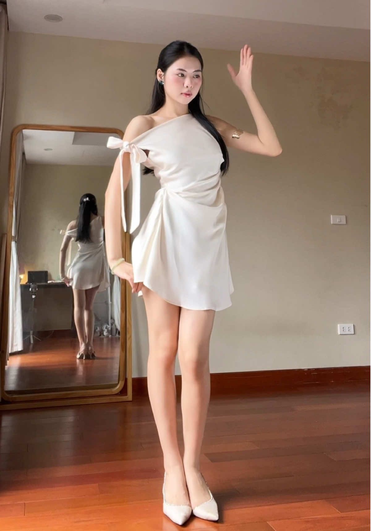 Nhiều dịp mặc được như: dự sinh nhật, tốt nghiệp, cafe,… @La Boutique official 