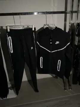 Nike Teck phản quang