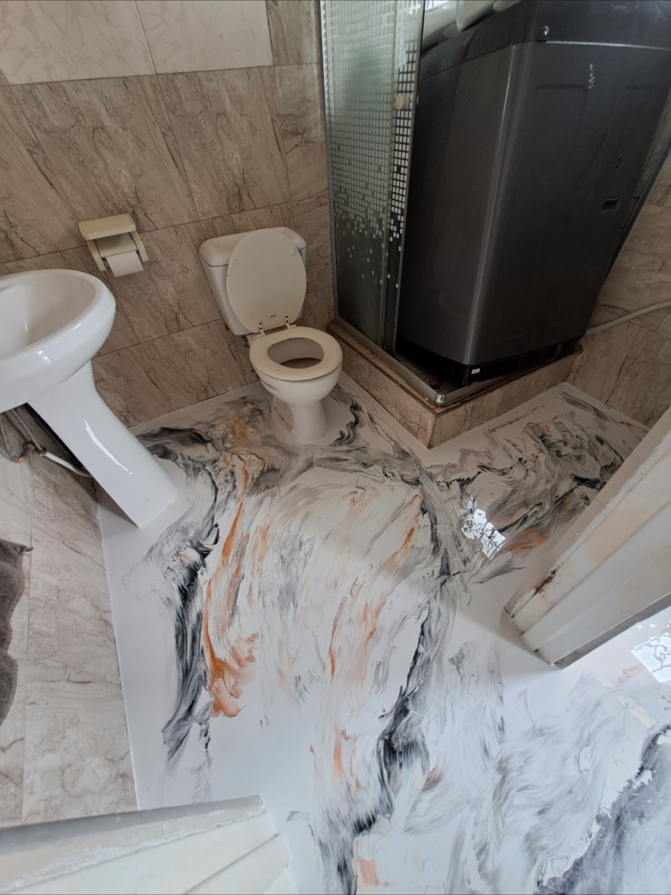 #marbleepoxy #epoxyfloor #flakesepoxy #durbanepoxy #epoxyresin  End of year special R400 a square labour and materials  We need measurements to give you quote