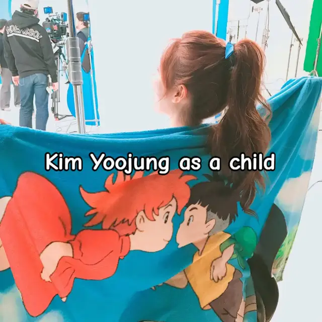 yoojung pas kecil kayaknya agak gemuk berisi gitu ya, makanya pipinya chubby, gemess banget pengen cubit pipinya😭🤍 cr : X & Pinterest #kimyoojung #dearx #cutebaby 