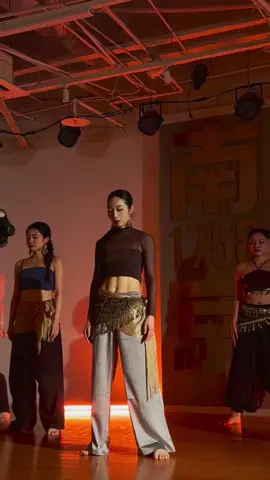 Chinese dance 💃 #chinese #beauty #hiphop #trending #dance 