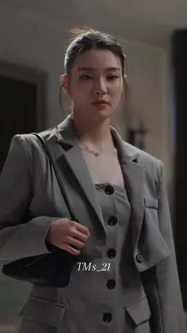 #พิษรัก EP9 มันขมก็จริง แต่ใดๆ ชุดคุณหมอเปรมคือสวยทุกชุด 🖤 #ginny #ginj #ginnynatnicha #fyp 